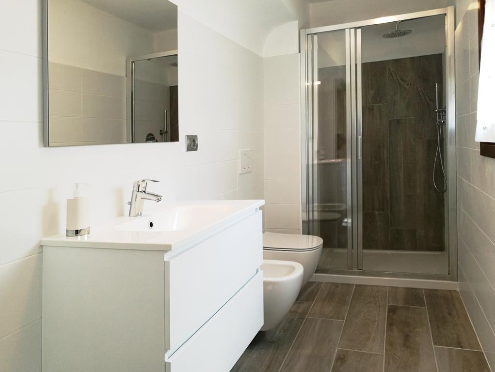 Le Residenze Del Conte Agudio Apartment Малграте Екстериор снимка